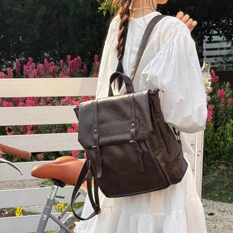 حقيبة ظهر نسائية كاجوال من جلد - مراجعة Leather Backpack Vintage وسعره