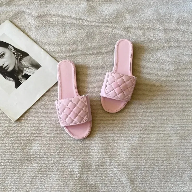 صنادل نسائية مسطحة جديدة رائجة - مراجعة Fashion Backpack Women وسعره