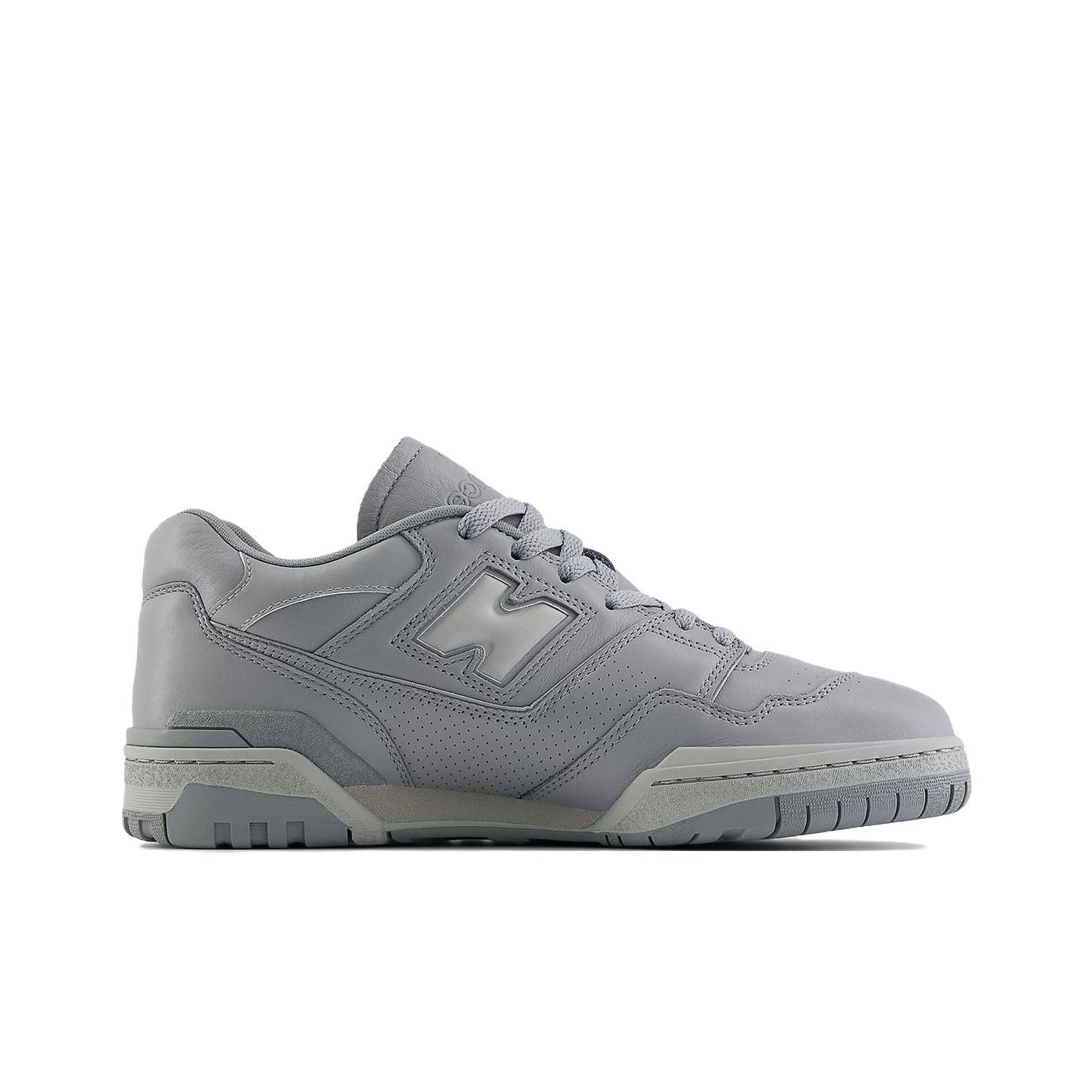 حذاء نيو بالانس NB 550 للتنزه  - مراجعة New Balance Shoes 550 وسعره