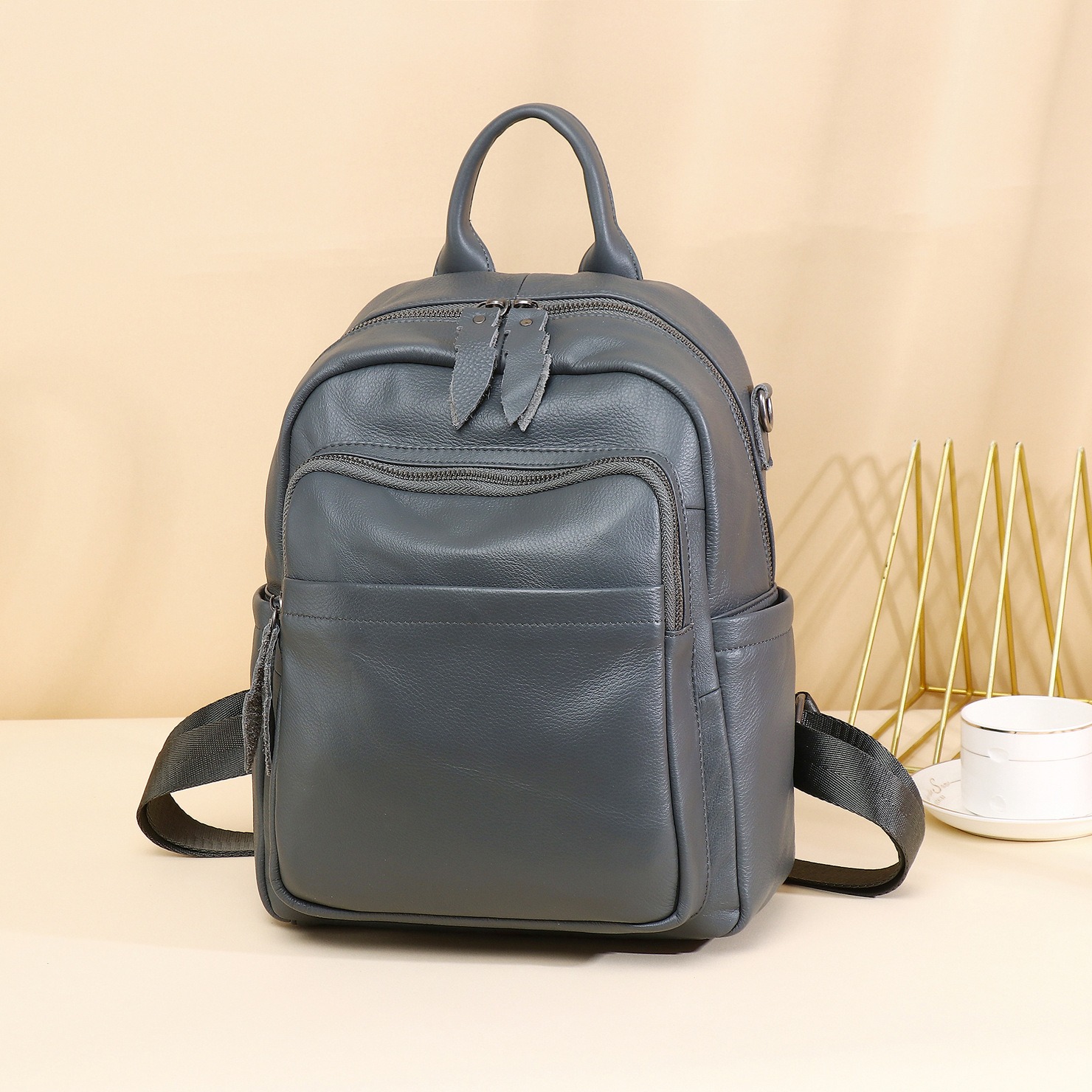 حقيبة ظهر نسائية من الجلد الطب - مراجعة Leather Backpack Vintage وسعره